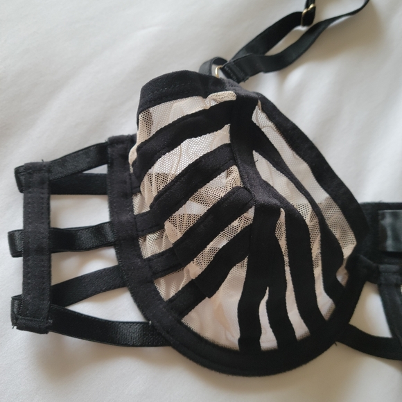 Bluebella London Bra in Rose Dust/Black - Picture 2 of 4